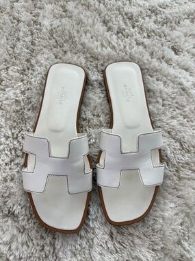 Hermes Oran Sandal white , 37